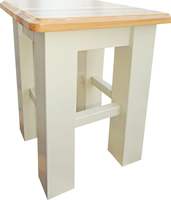 Taboret drewniany XL, kolor kryty ecru z blatem modrzew naturalny lakierowany