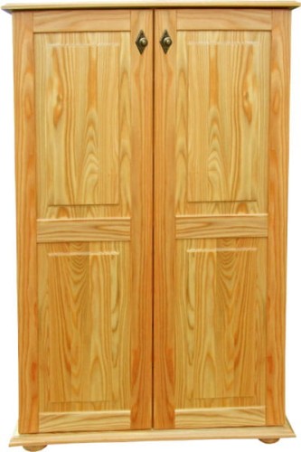 Komoda KDM-17b, drewno lite - modrzew lakierowany naturalny, wieniec dolny - stopka, uchwyt A-013 ze szyldem stare złoto, front drzwi - prosty